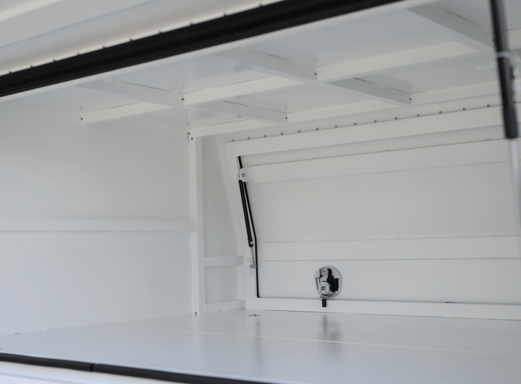 3doorcanopy white 05-min