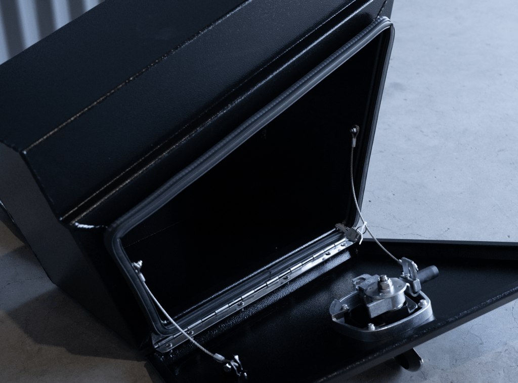 600mm underbodytoolboxes black 04-min