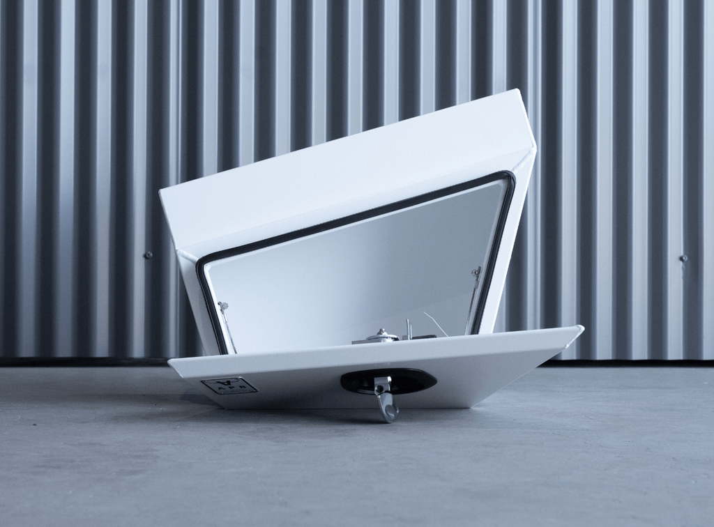 600mm underbodytoolboxes white 02-min