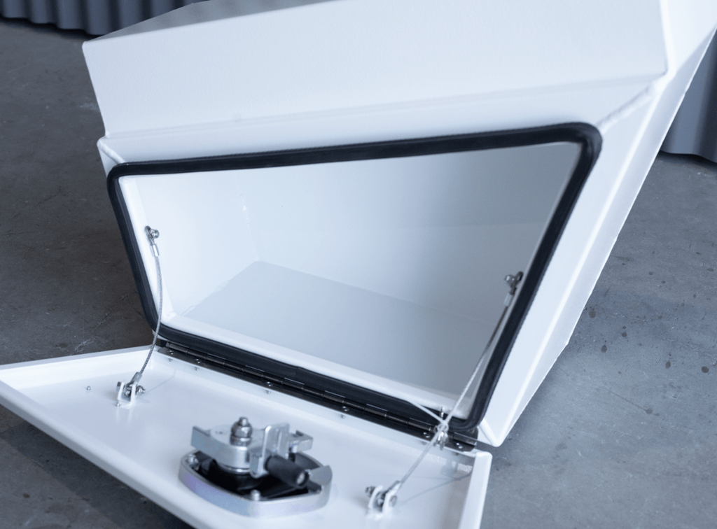 600mm underbodytoolboxes white 03-min