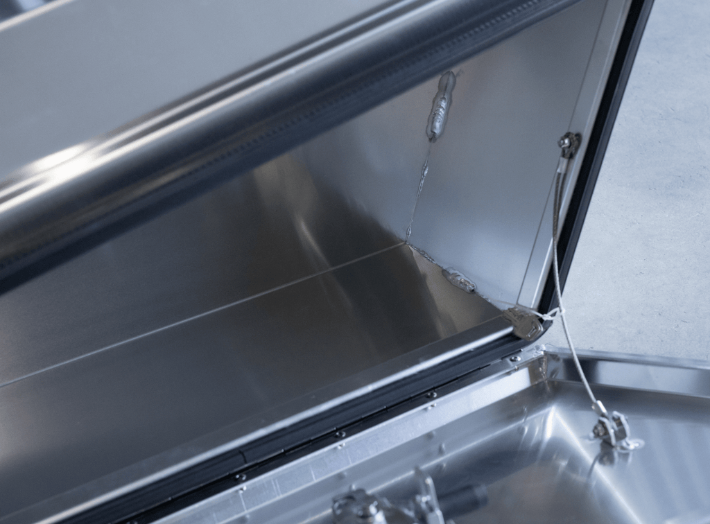 900mm underbodytoolboxes alloy 03-min