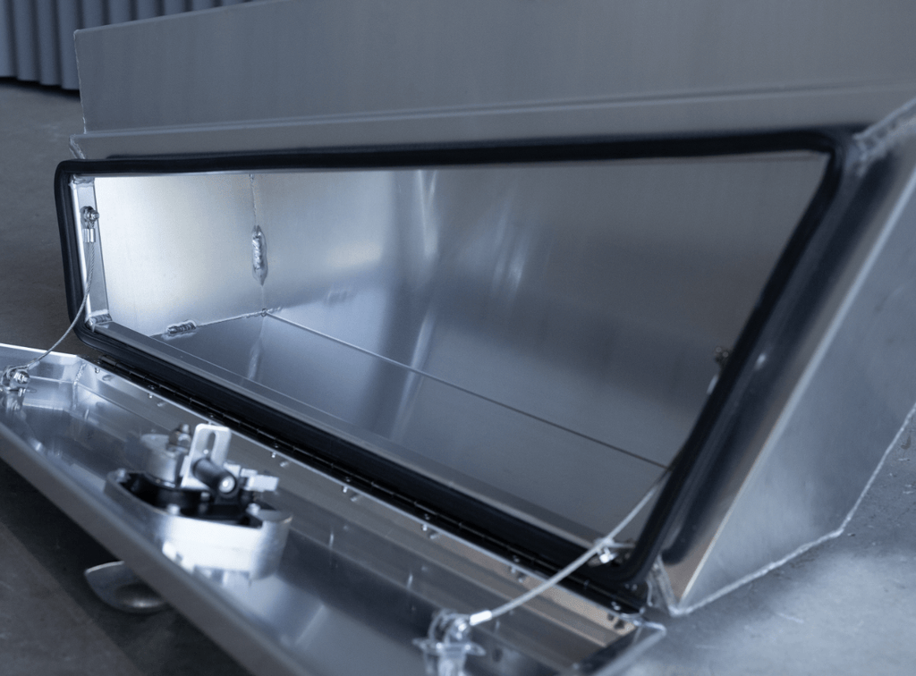 900mm underbodytoolboxes alloy 04-min