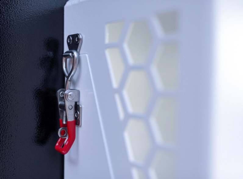 Apboxes products lockablejerrycanholder white 04-min