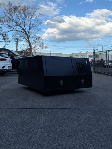 *Damaged Stock* 1600mm 1/4 Dog Box Jack-off Canopy (Black)