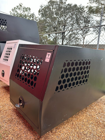 800mm 1/2 Dog Box Black *Damaged Stock*