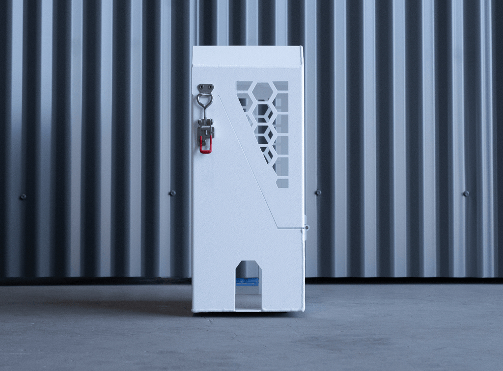 Lockable jerrycanholder white 02-min