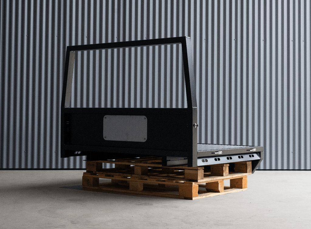 Utv tray black 03-min b82555c2-02e5-44a7-9937-c454a893c319