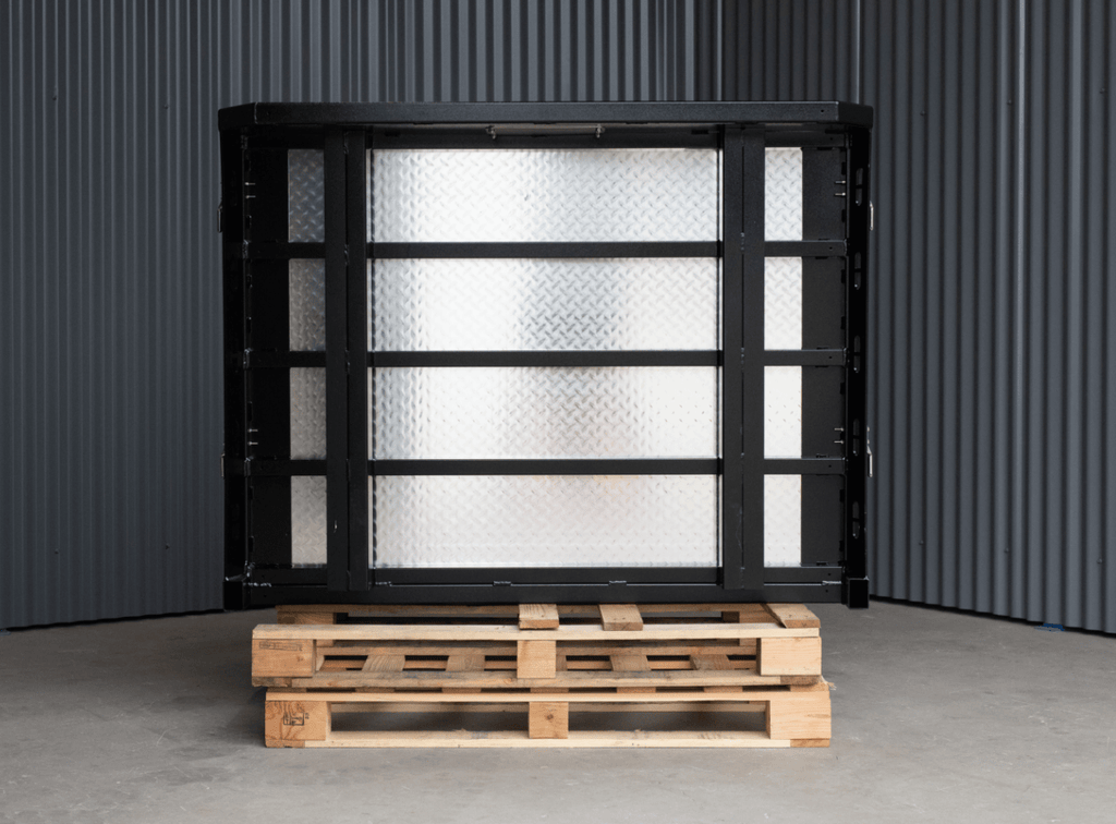 Utv tray black 09-min 24a819c4-c51d-4441-9a91-fedd7abe3b89