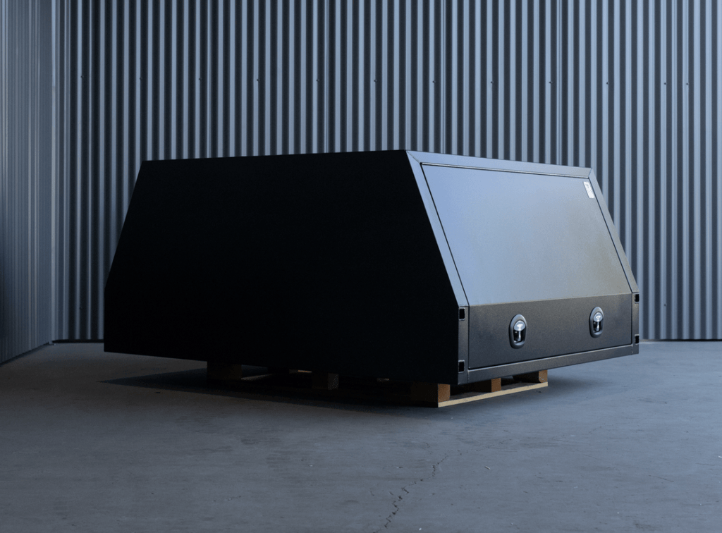 Xl series 1600mm 1-4 jack-off dogbox canopy black 05-min